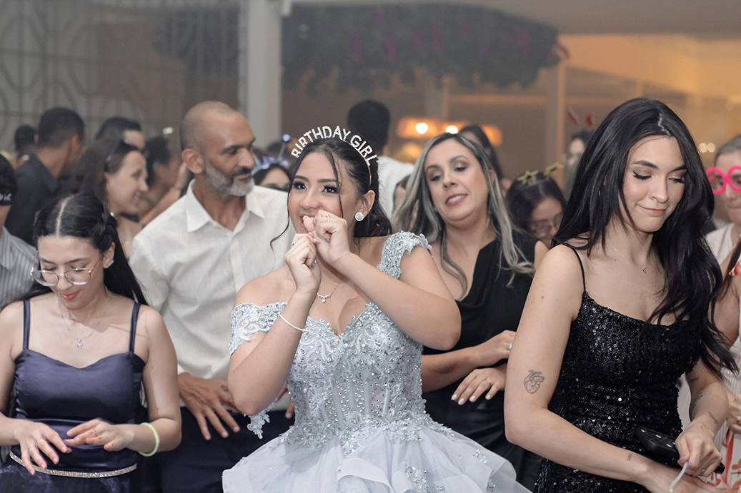 Foto e vídeo para casamento e debutante.
